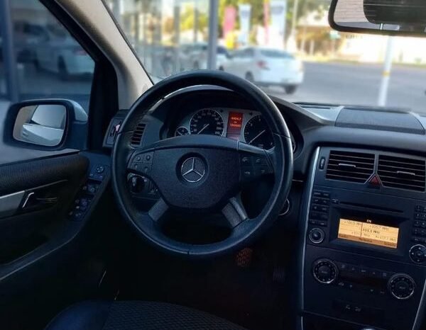 MERCEDES BENZ B180 1.7 2011 full