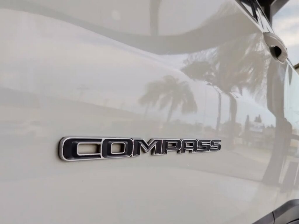 JEEP COMPASS LONGITUDE 4X2 AT 2019