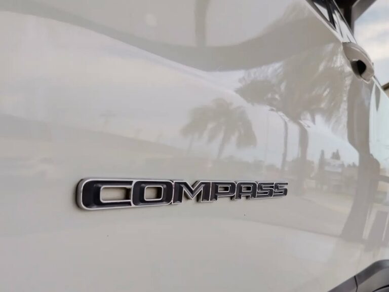 JEEP COMPASS LONGITUDE 4X2 AT 2019
