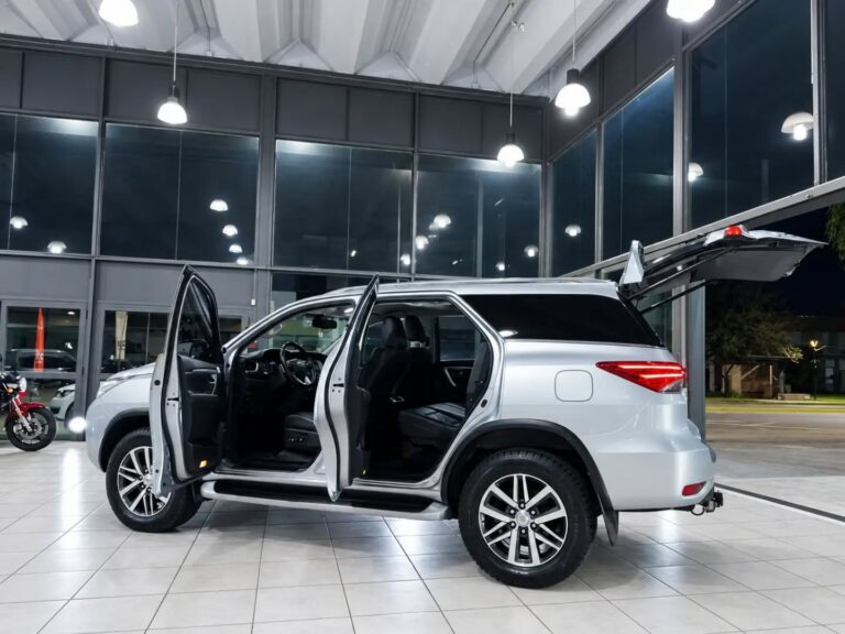 TOYOTA SW4 SRX 2017 4X4 7 ASIENTOS OPTIMO ESTADO